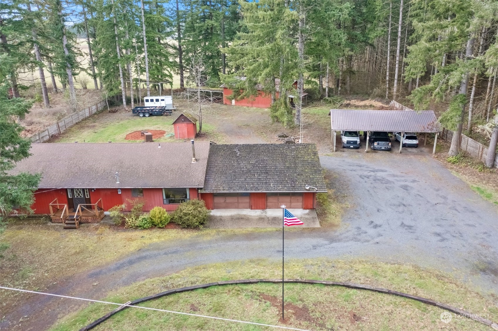 258 Coulson Road Chehalis, WA 98532 - Photo 34 of 37 a backyard of a house with table and chairs