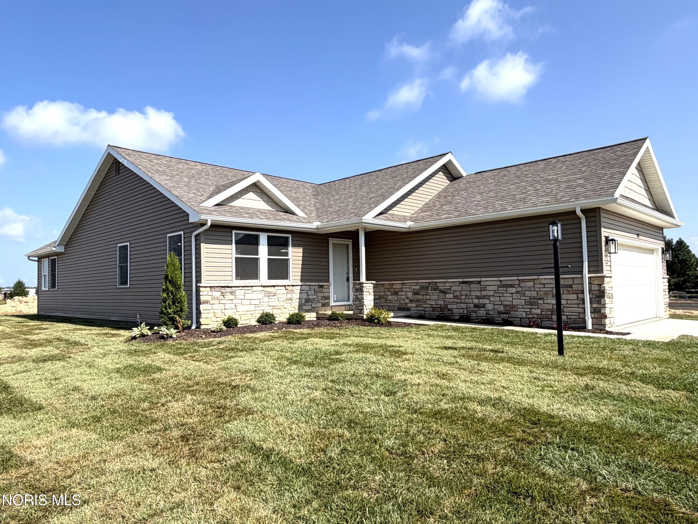 987 Greenbrier Road, Unit 102 Upper Sandusky, OH 43351 - Photo 2 of 29 Gallery Image 2