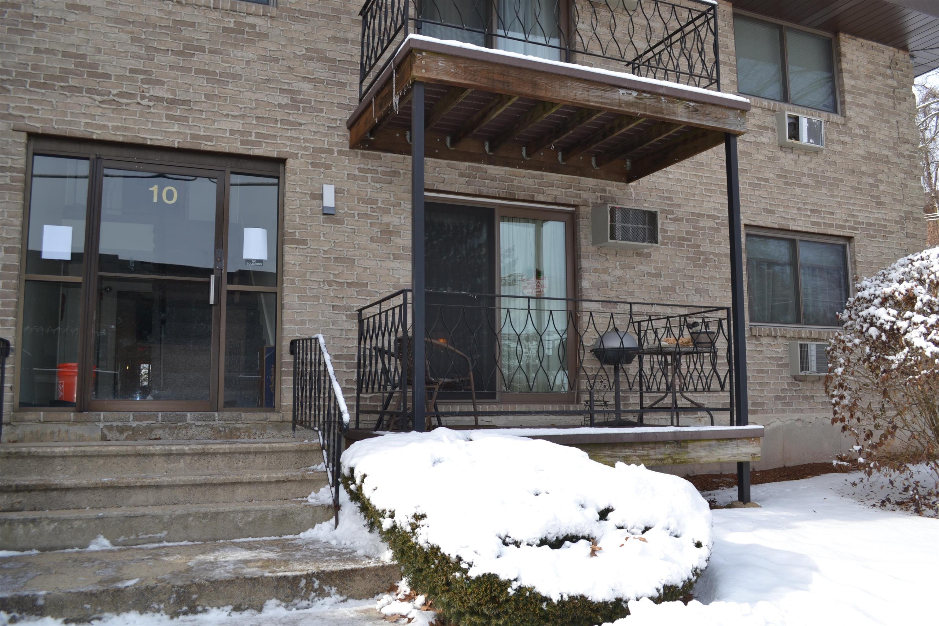 10 Strawberry Bank Road, Unit 2 Nashua, NH 03062 - Photo 3 of 11