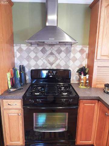 5300 East Carpenter Road Flint, MI 48506 - Photo 6 of 31 21125973-5.JPG