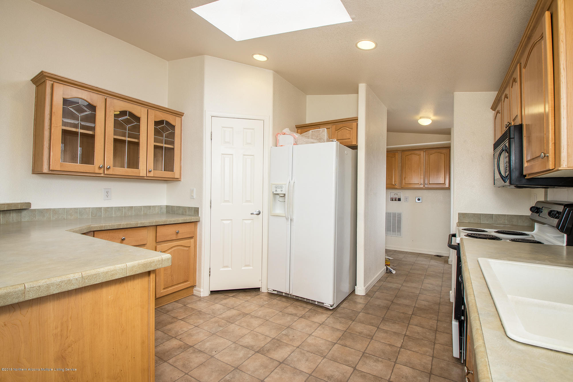 8378 North Red Lake Road Williams, AZ 86046 - Photo 6 of 27 09_Kitchen1
