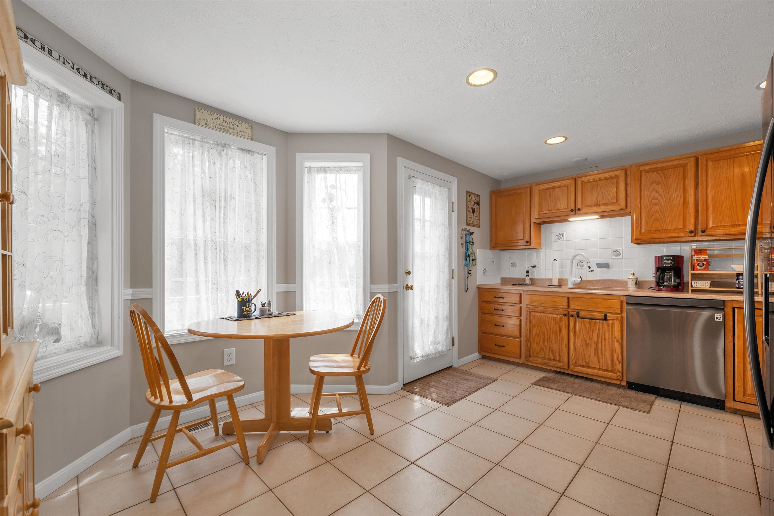 2 Thresher Road, Unit U128 Nashua, NH 03063 - Photo 15 of 37 Gallery Image 15