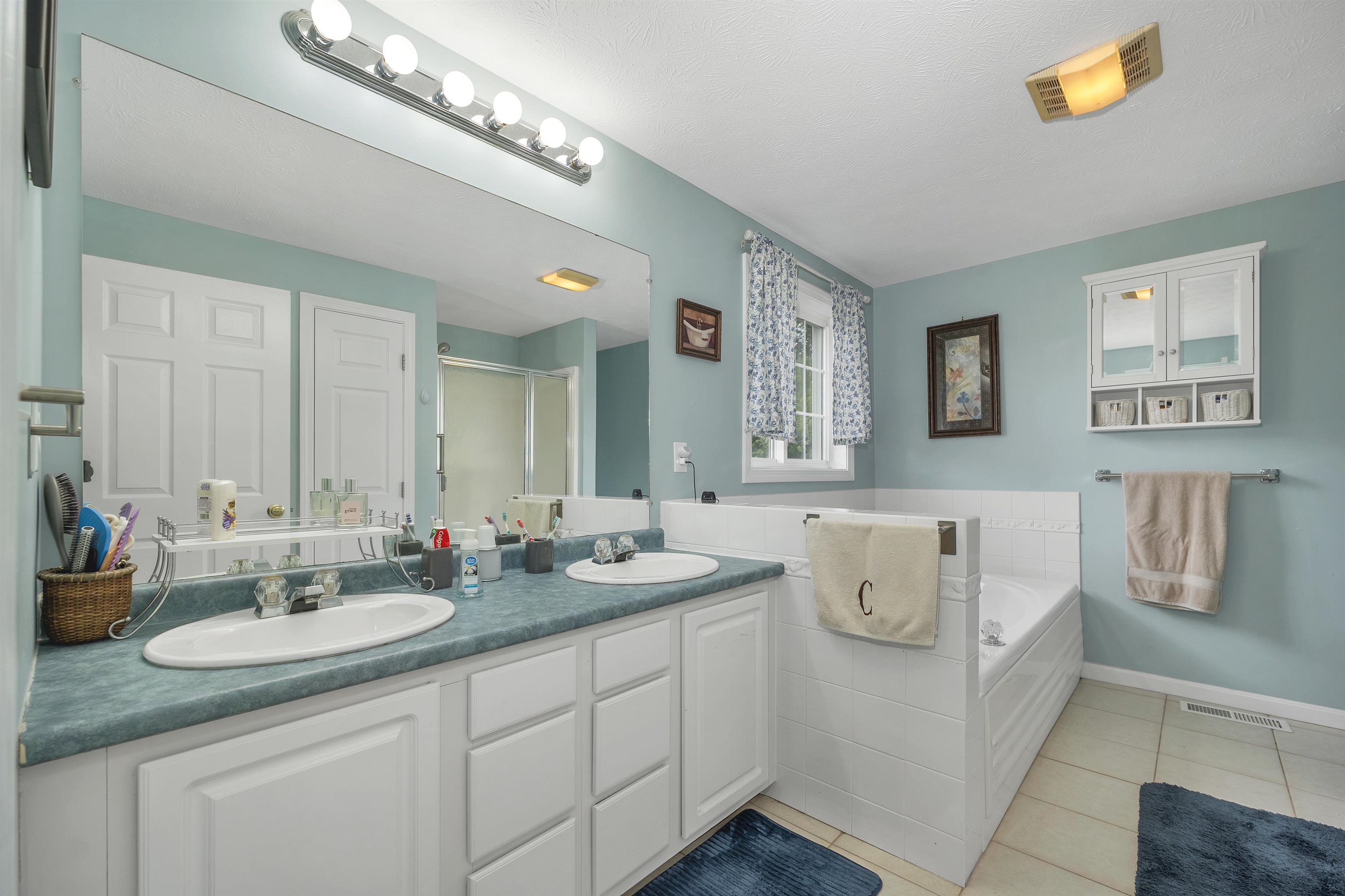 2 Thresher Road, Unit U128 Nashua, NH 03063 - Photo 34 of 37 Gallery Image 34