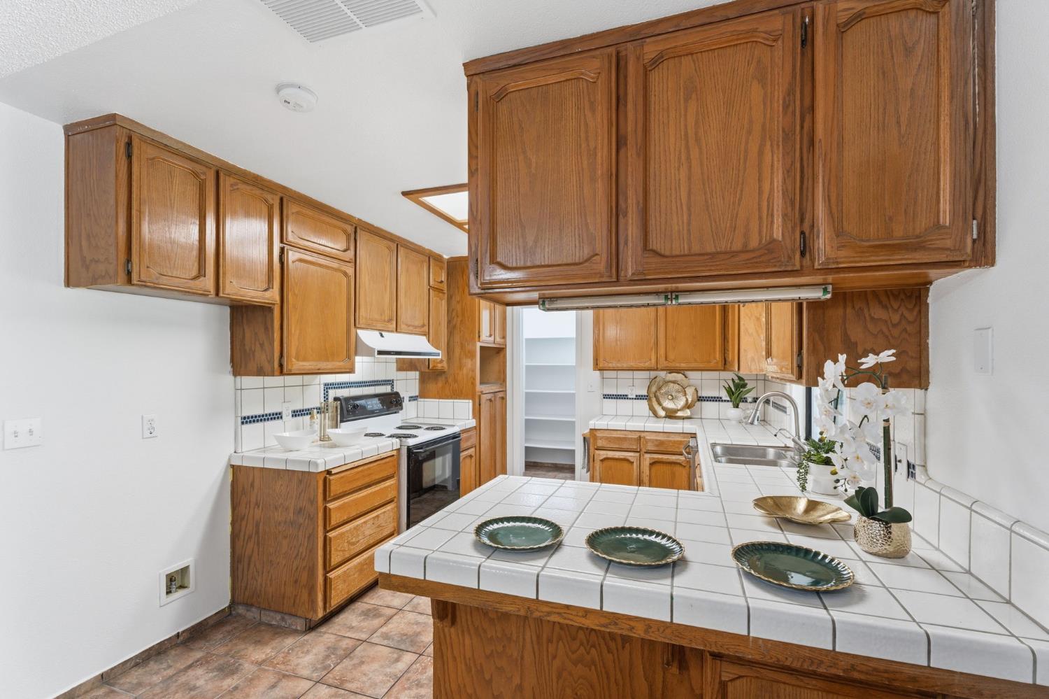 18839 Shell Drive Madera, CA 93638 - Photo 8 of 45