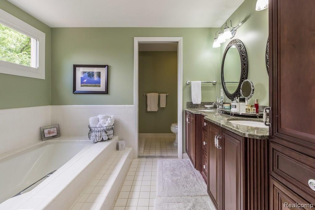 5243 Watergate Road West Bloomfield, MI 48323 - Photo 19 of 35 _MG_0167.jpg