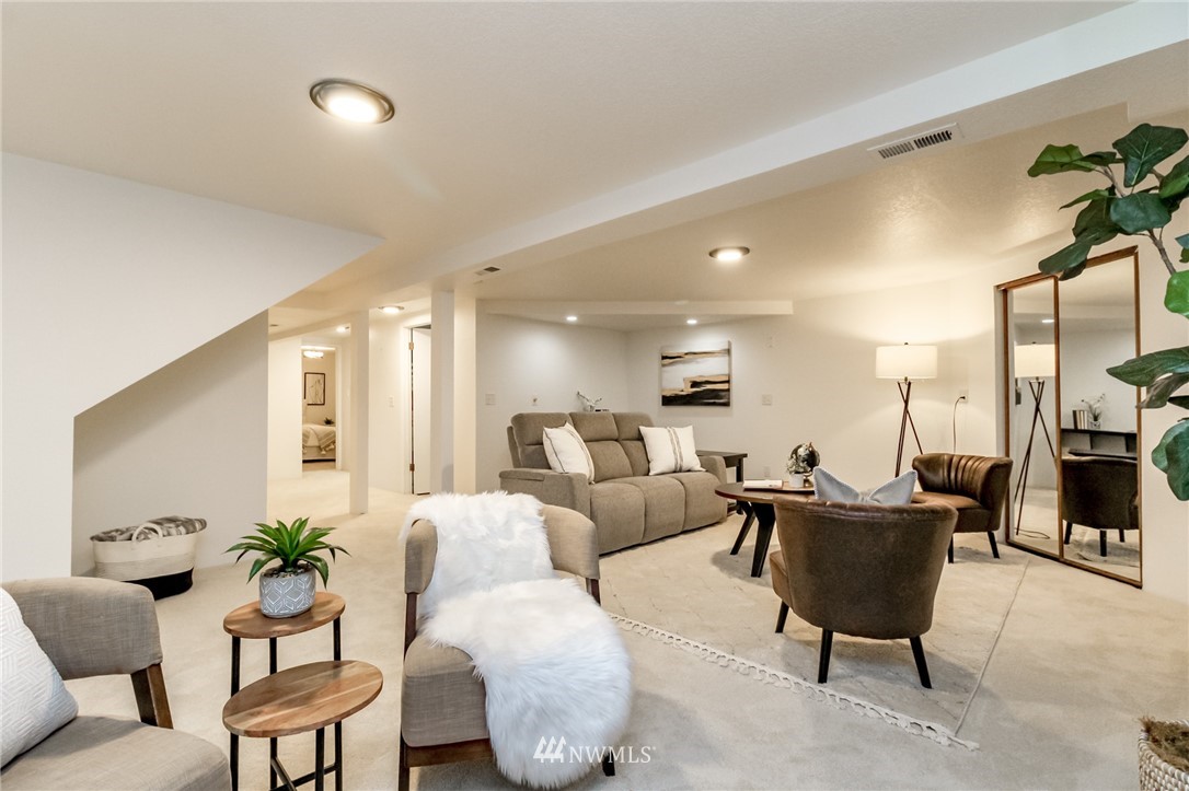 14724 169th Avenue Southeast Renton, WA 98059 - Photo 18 of 40 Gallery Image 18