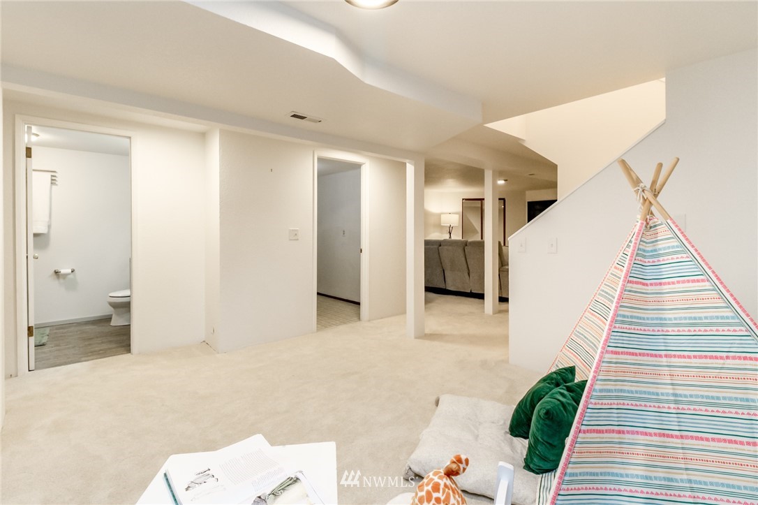 14724 169th Avenue Southeast Renton, WA 98059 - Photo 22 of 40 Gallery Image 22