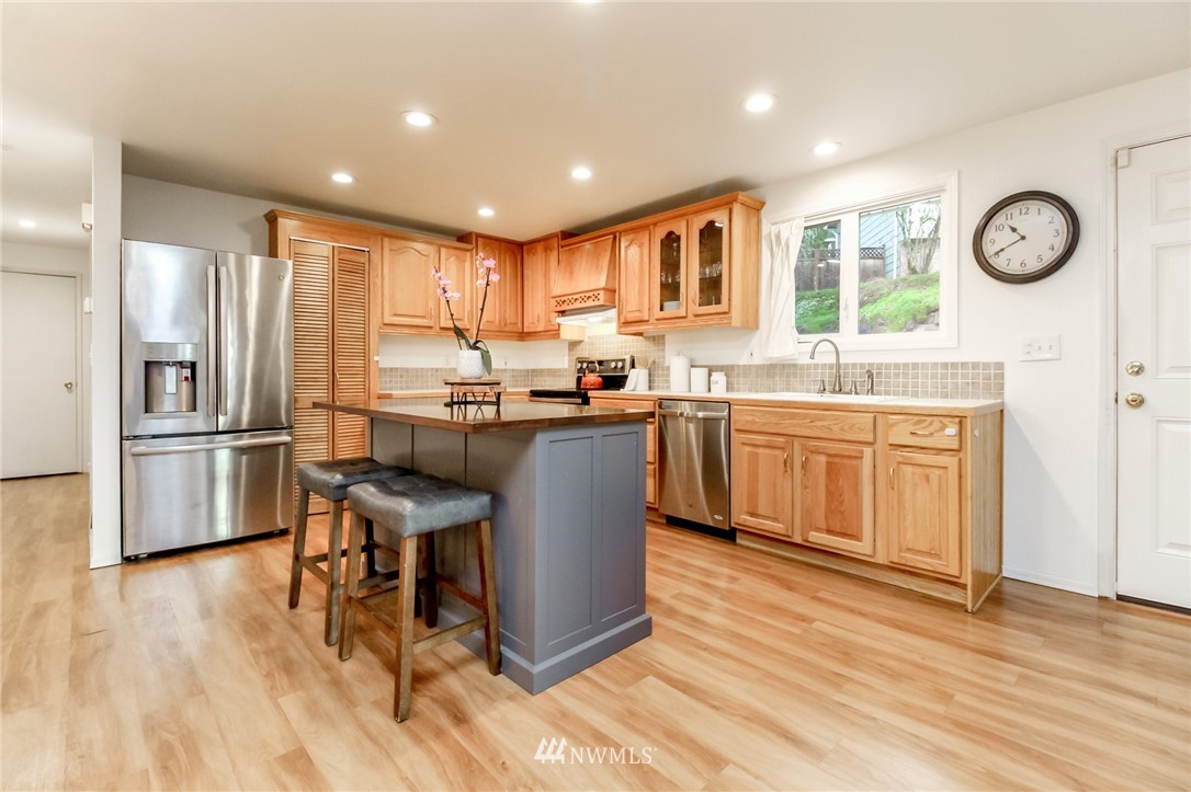 14724 169th Avenue Southeast Renton, WA 98059 - Photo 4 of 40 Gallery Image 4