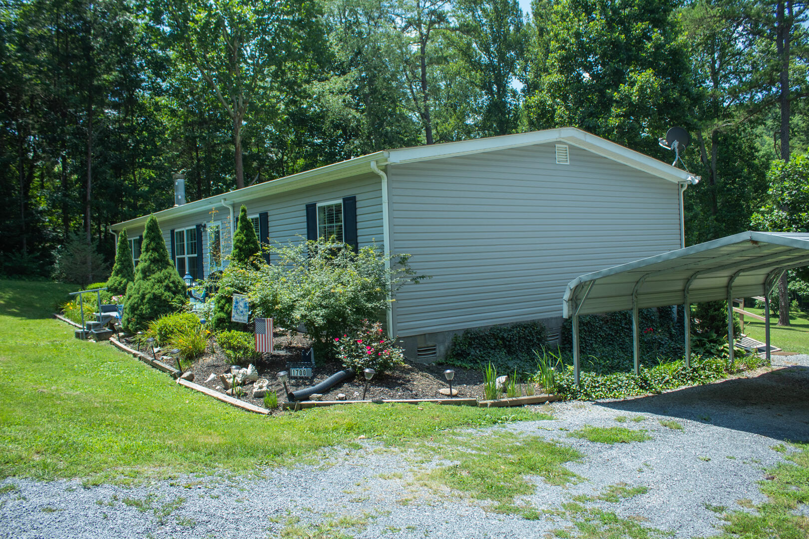 1700 Paperville Road Bristol, TN 37620 - Photo 3 of 31 07.26.22_Shaffer-20