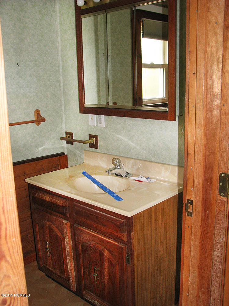 2034 Big Neck Road Northwest Ash, NC 28420 - Photo 18 of 34 Big master sink winter