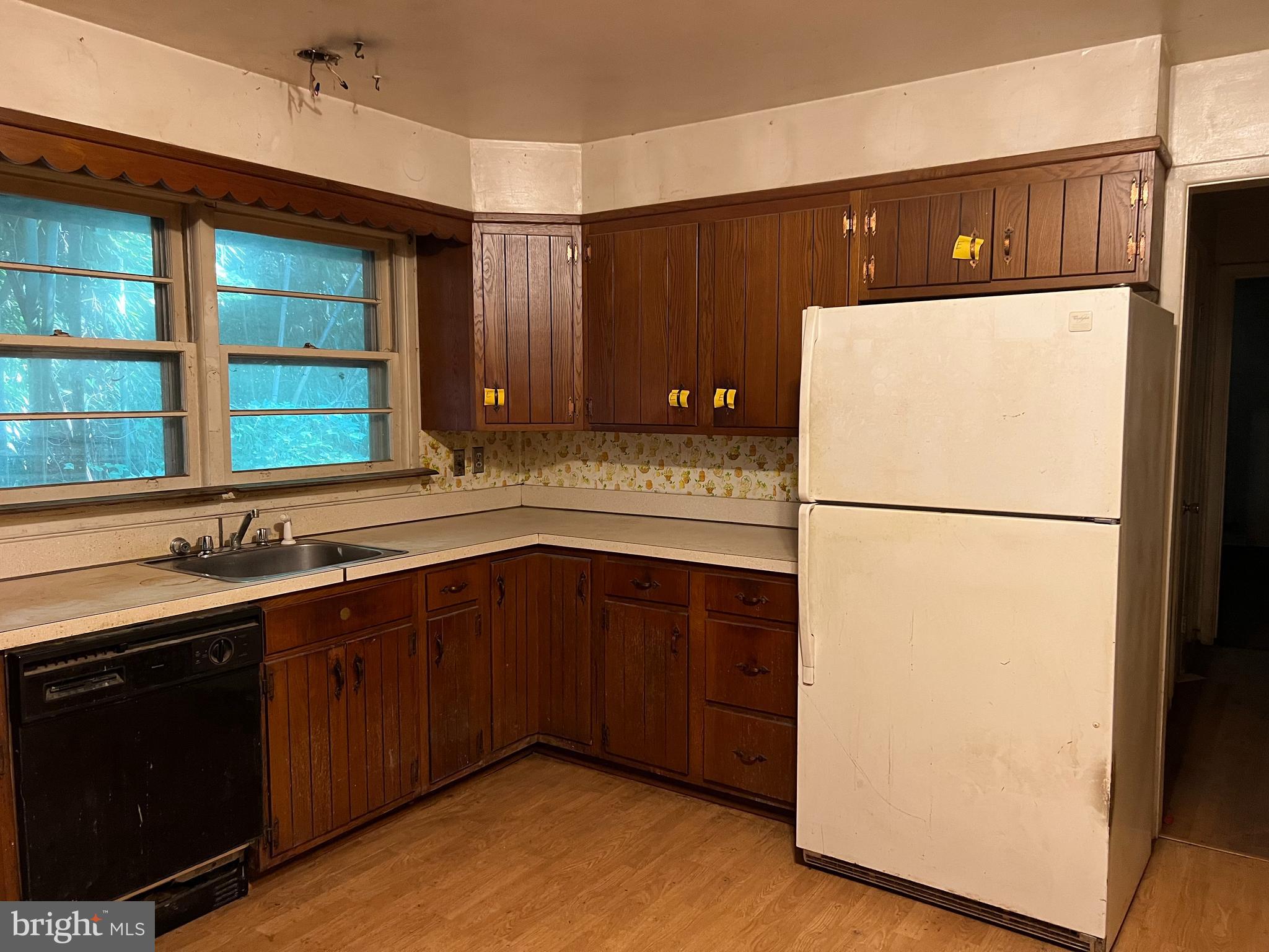 536 Ednor Road Ashton, MD 20861 - Photo 4 of 26