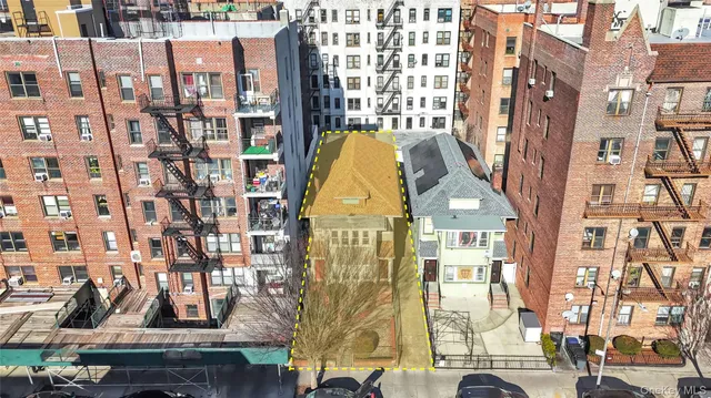 a picture of a city view