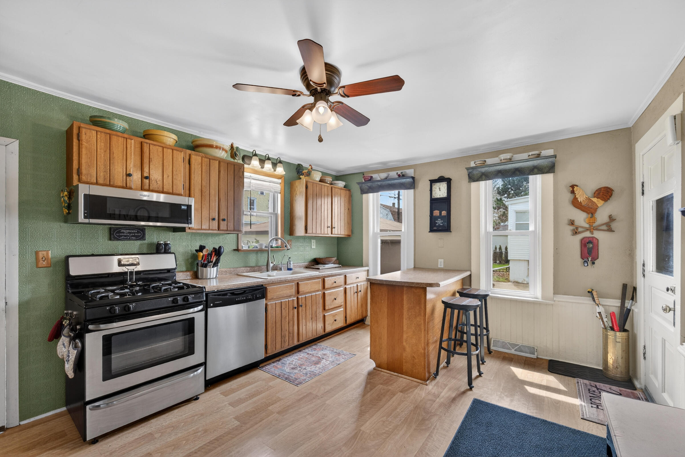 1739 Chatham Street Racine, WI 53402 - Photo 14 of 26 Kitchen