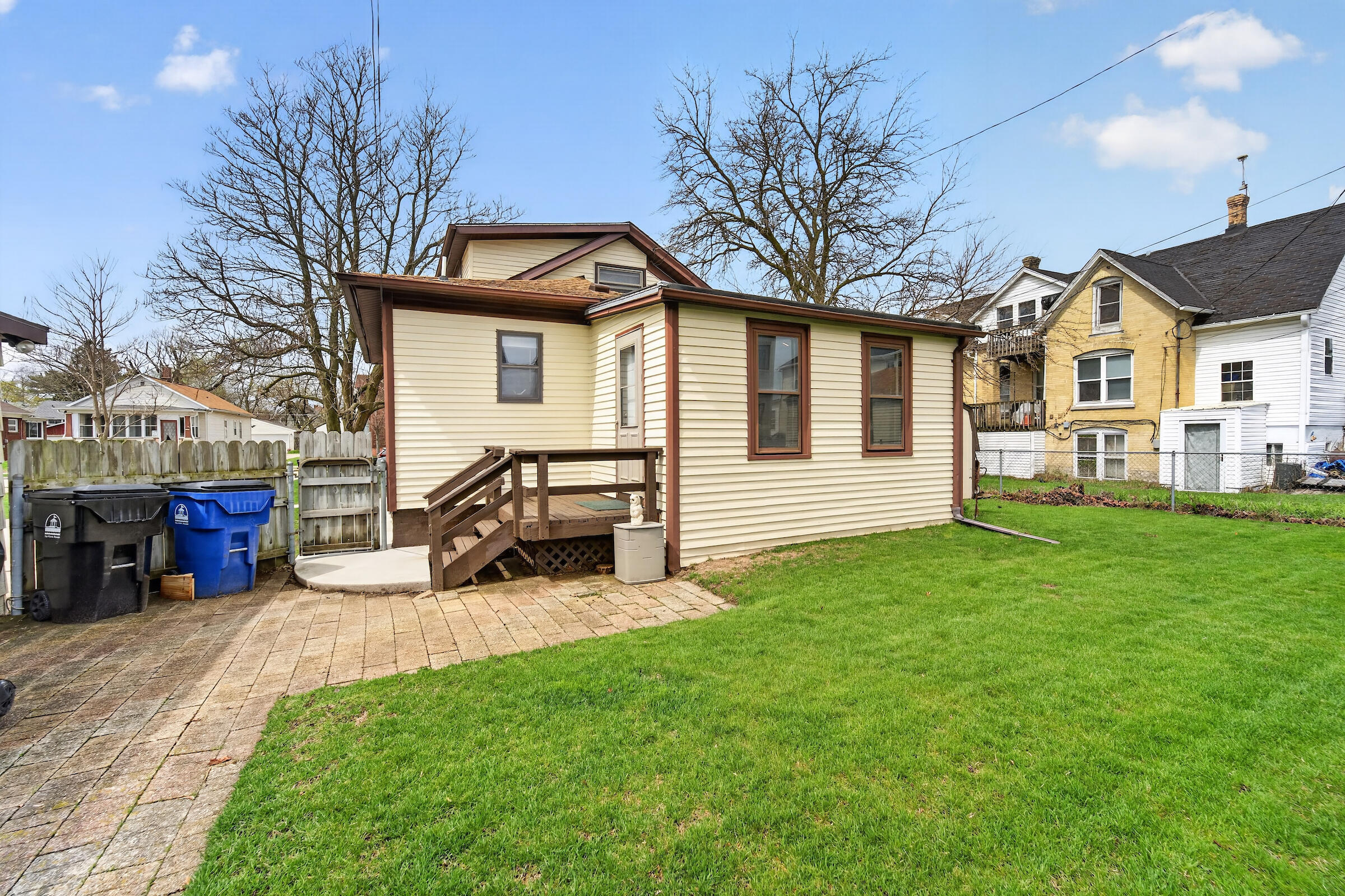 1739 Chatham Street Racine, WI 53402 - Photo 22 of 26 Backyard