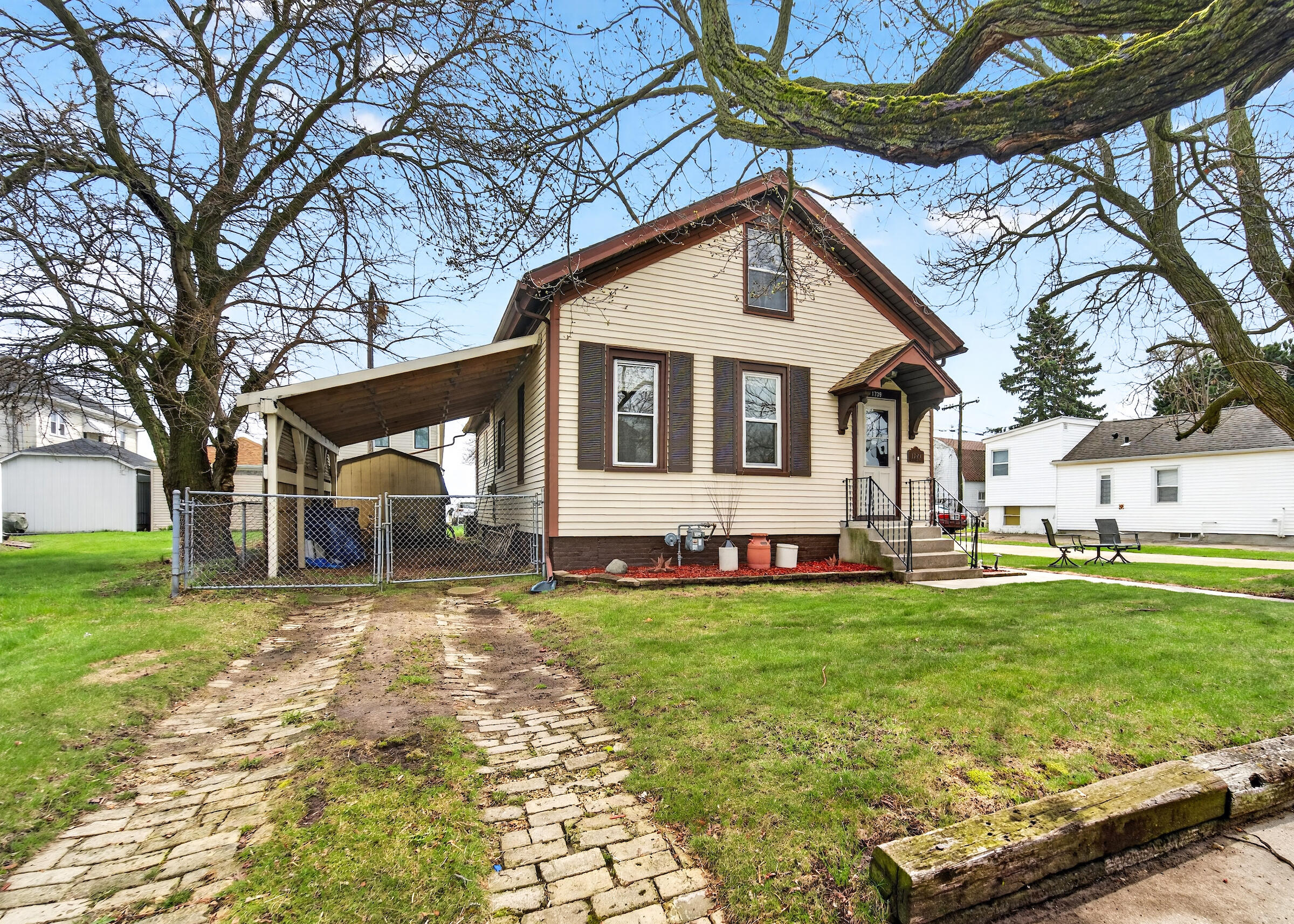 1739 Chatham Street Racine, WI 53402 - Photo 25 of 26 Carport/Driveway 2