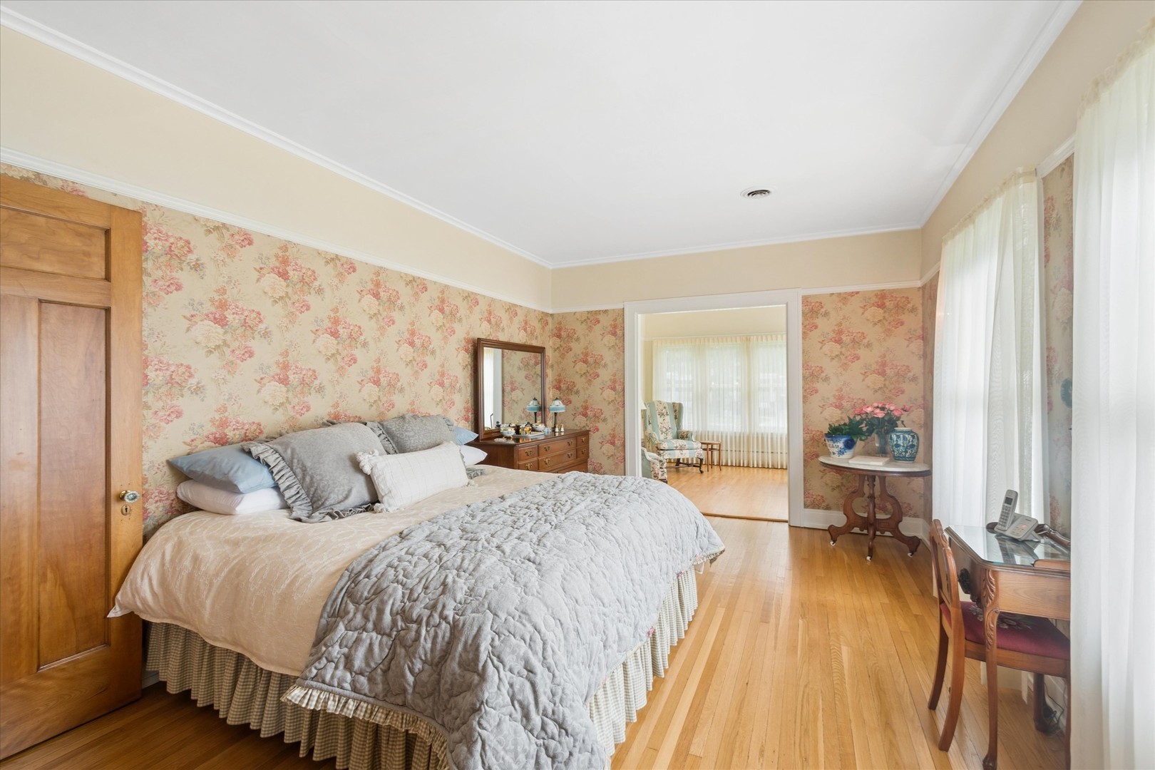 310 North Delaplaine Road Riverside, IL 60546 - Photo 17 of 35 Gallery Image 17