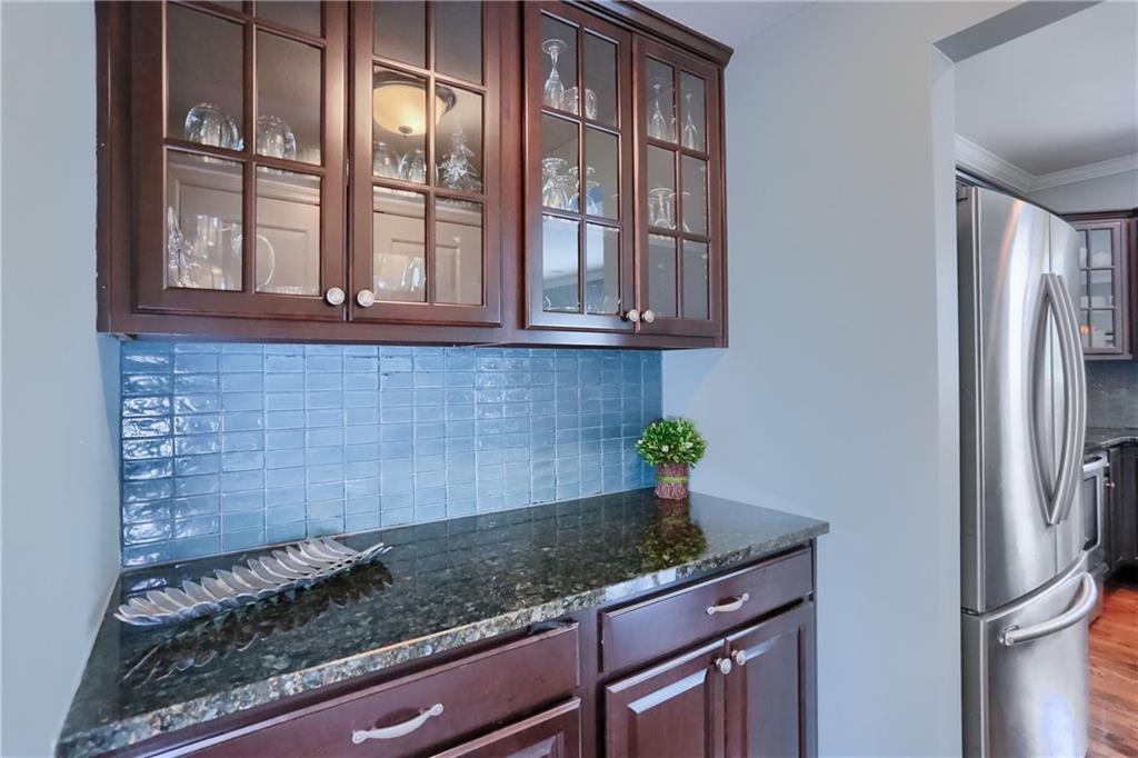 127 Shenot Road Wexford, PA 15090 - Photo 23 of 49 Butler's Pantry