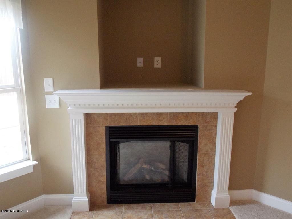 3121 Ruth Court Greenville, NC 27834 - Photo 4 of 14 004 LR Fireplace