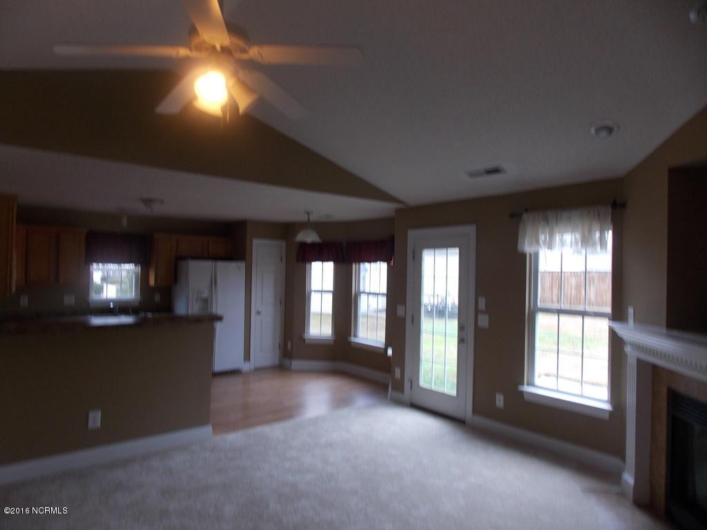 3121 Ruth Court Greenville, NC 27834 - Photo 5 of 14 005 LR-Kitchen