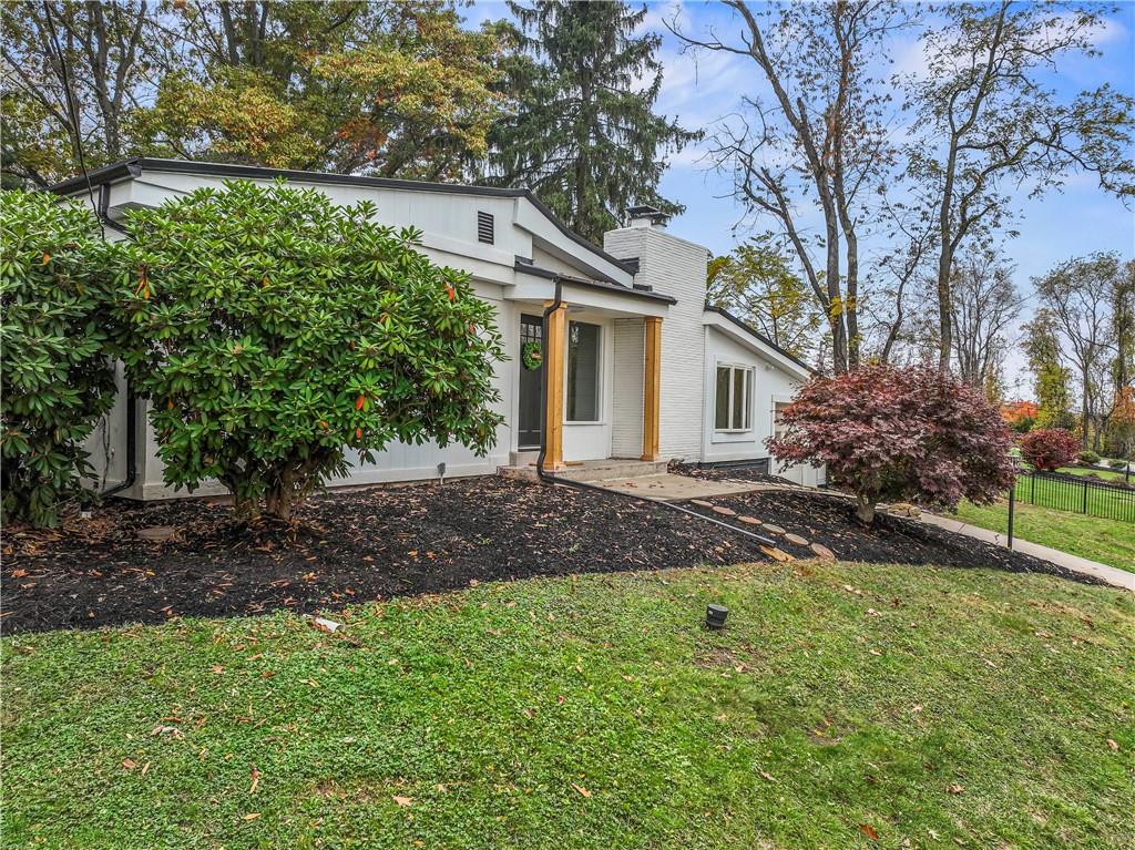 687 Bower Hill Road Venetia, PA 15367 - Photo 4 of 37