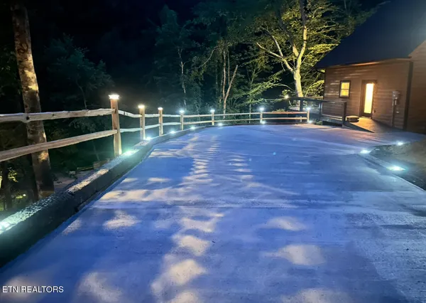 $699,900 | 866 Cabin Creek Way, Sevierville, TN 37862