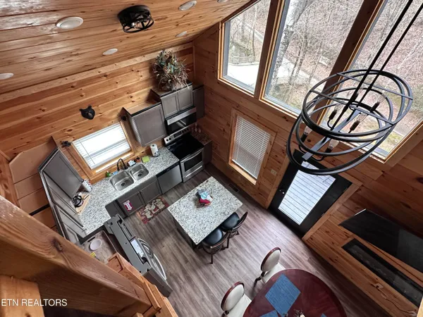 $699,900 | 866 Cabin Creek Way, Sevierville, TN 37862