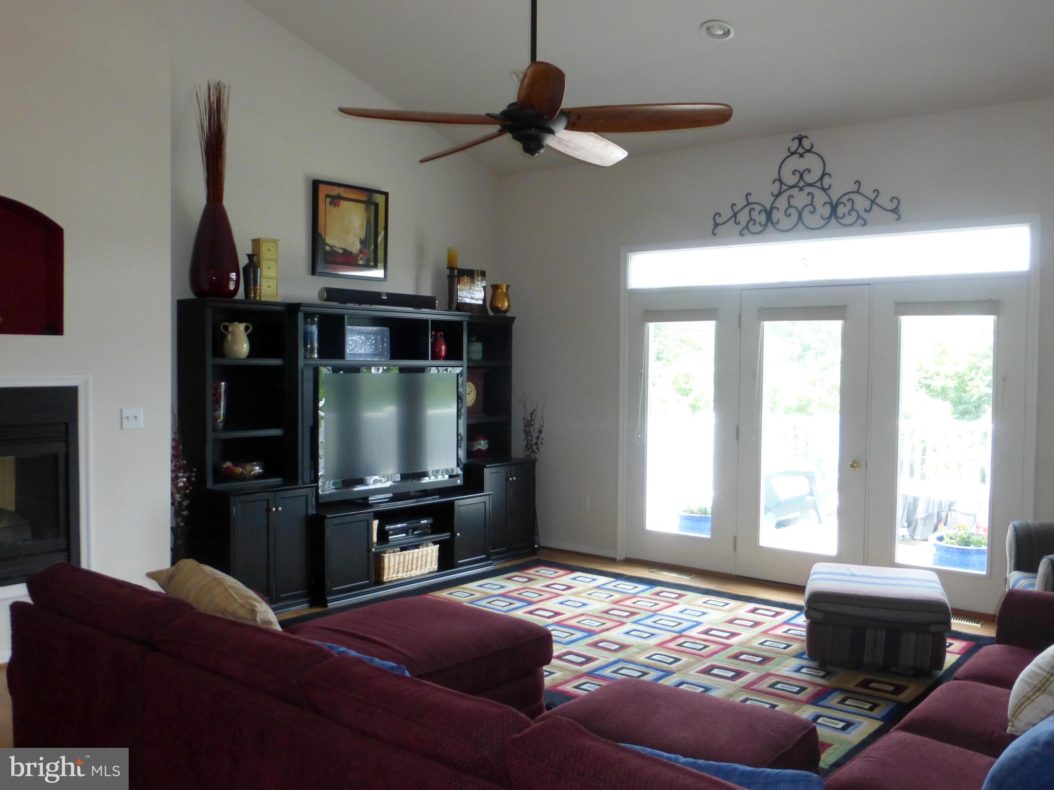 12383 Jesse Smith Road Mount Airy, MD 21771 - Photo 8 of 29 Family Room