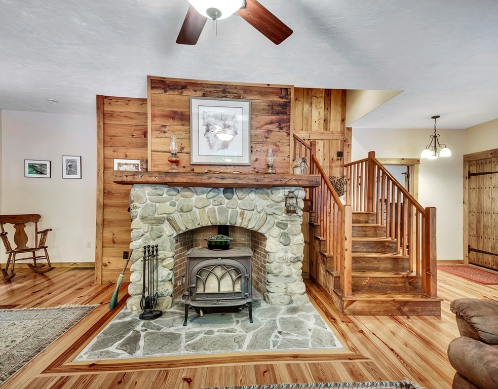 530 Lowell Road Groton, MA 01450 - Photo 8 of 27
