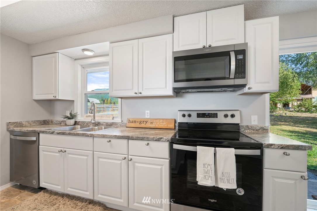 6870 Goodwin Road Everson, WA 98247 - Photo 11 of 40