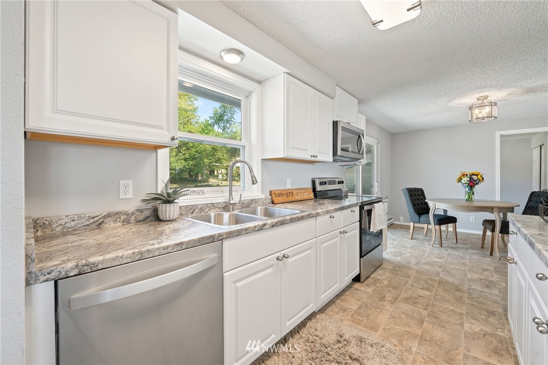 6870 Goodwin Road Everson, WA 98247 - Photo 9 of 40