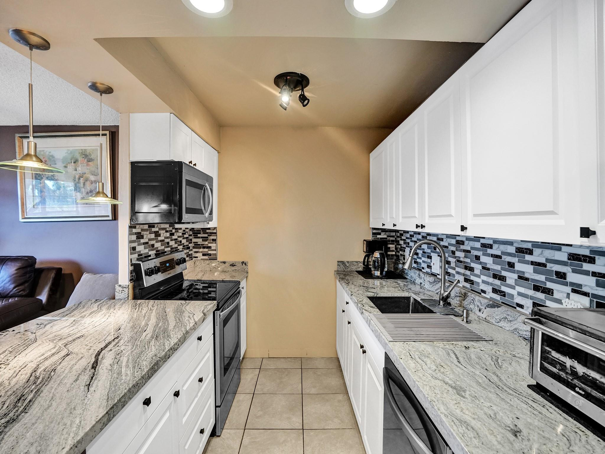 3014 Cornwall East Boca Raton, FL 33434 - Photo 7 of 40 Photo 7
