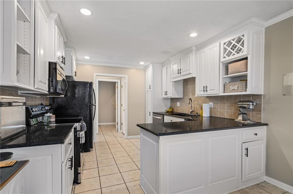 7216 Rene Street Shawnee, KS 66216 - Photo 13 of 55