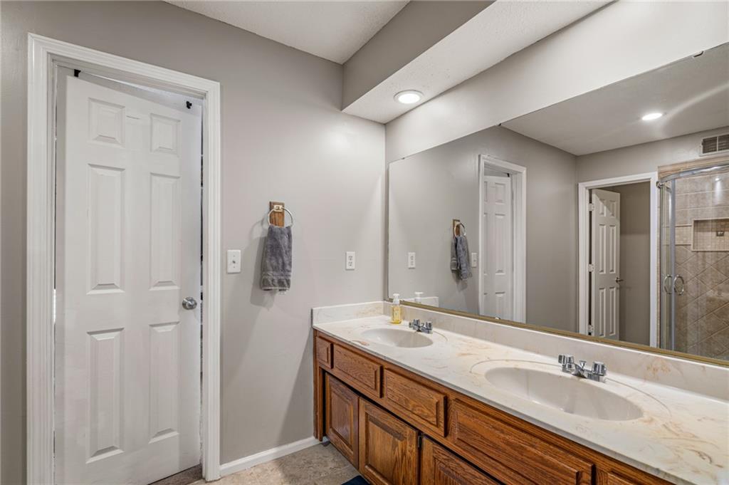 7216 Rene Street Shawnee, KS 66216 - Photo 29 of 55