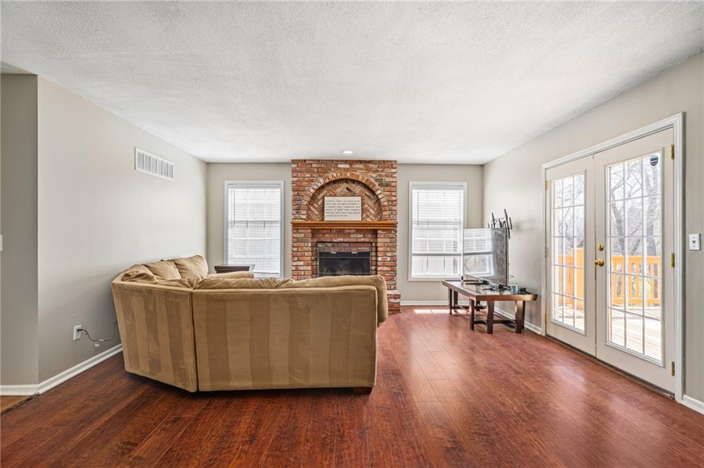 7216 Rene Street Shawnee, KS 66216 - Photo 4 of 55