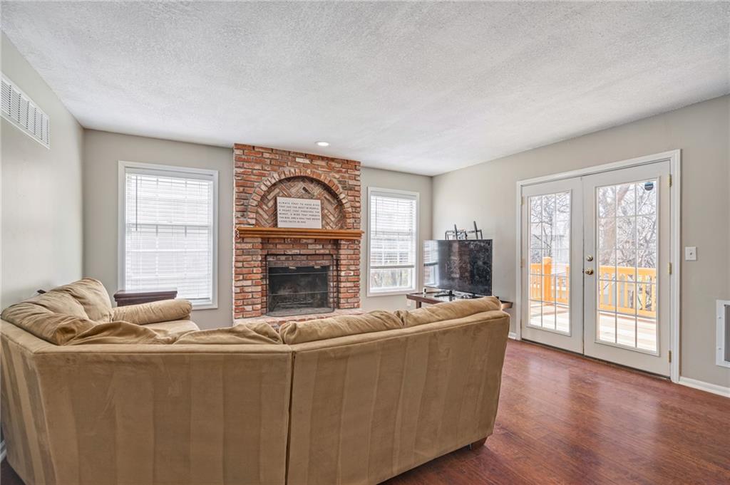 7216 Rene Street Shawnee, KS 66216 - Photo 5 of 55