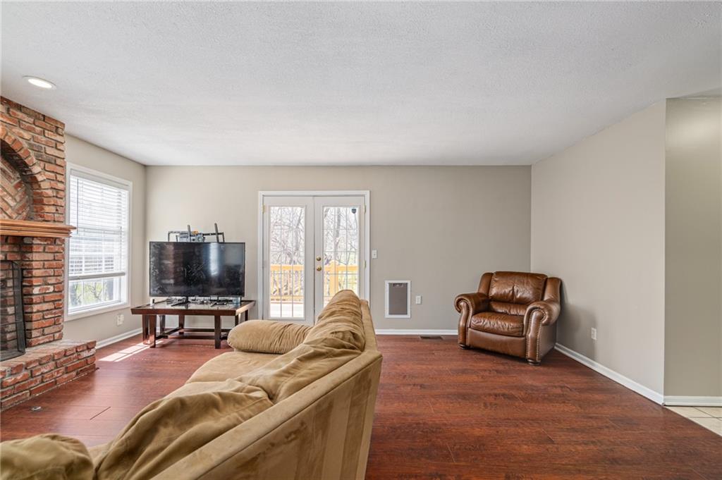 7216 Rene Street Shawnee, KS 66216 - Photo 6 of 55