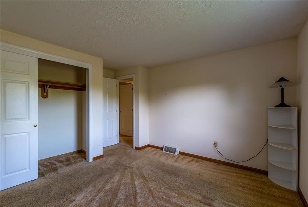 33 Syracuse Road Nashua, NH 03064 - Photo 7 of 15 Gallery Image 7