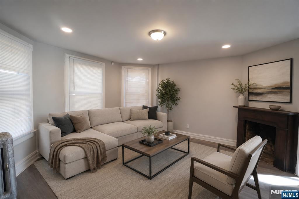 667 Scotland Road Orange, NJ 07050 - Photo 3 of 30