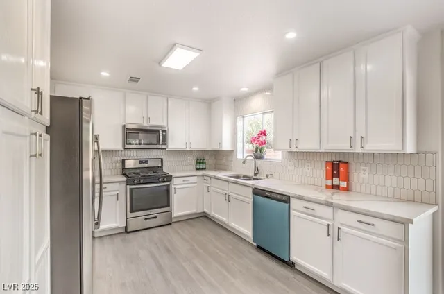 $2,700 | 1312 Mt Hamilton, Las Vegas, NV 89117