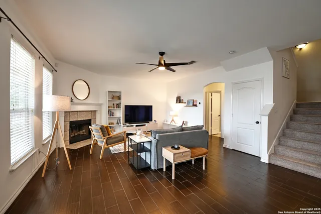 $2,450 | 165 Red Hawk, San Antonio, TX 78258