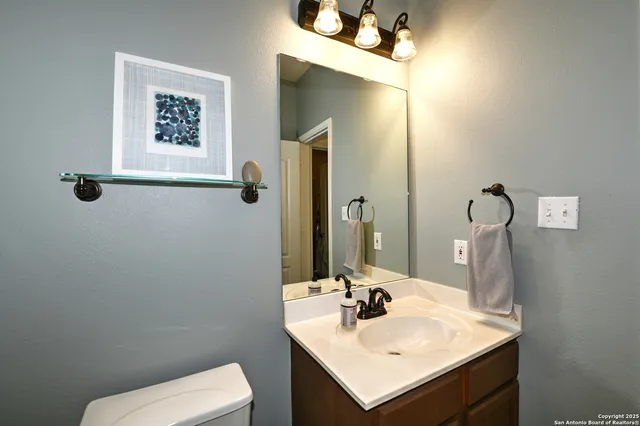 $2,450 | 165 Red Hawk, San Antonio, TX 78258