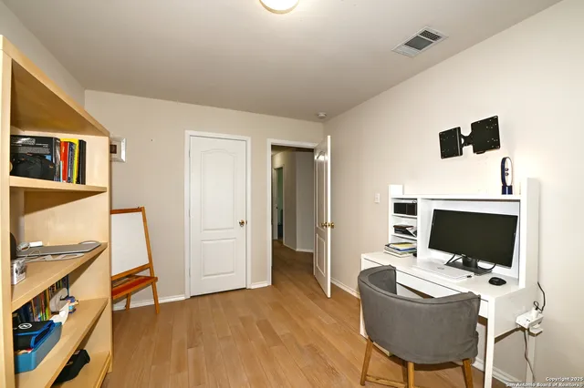 $2,450 | 165 Red Hawk, San Antonio, TX 78258