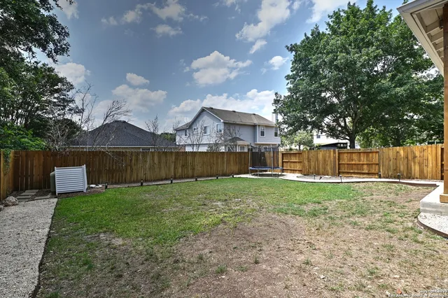 $2,450 | 165 Red Hawk, San Antonio, TX 78258