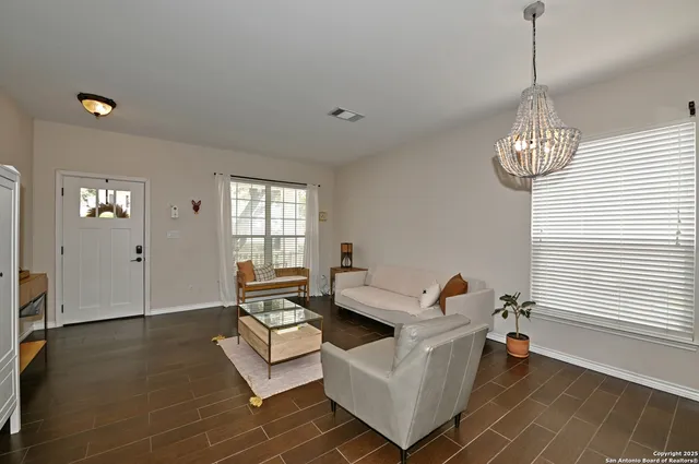 $2,450 | 165 Red Hawk, San Antonio, TX 78258