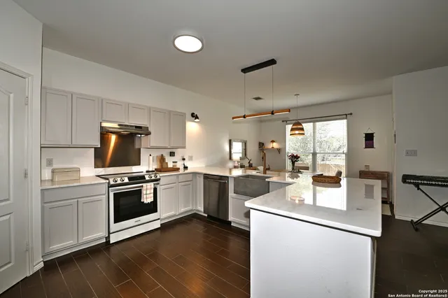 $2,450 | 165 Red Hawk, San Antonio, TX 78258