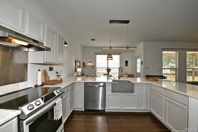 $2,450 | 165 Red Hawk, San Antonio, TX 78258