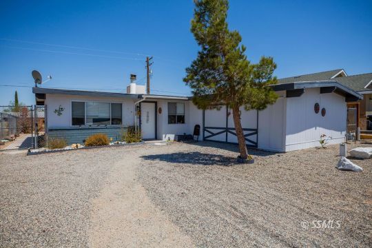 1304 Sims Street Ridgecrest, CA 93555 - Photo 2 of 19