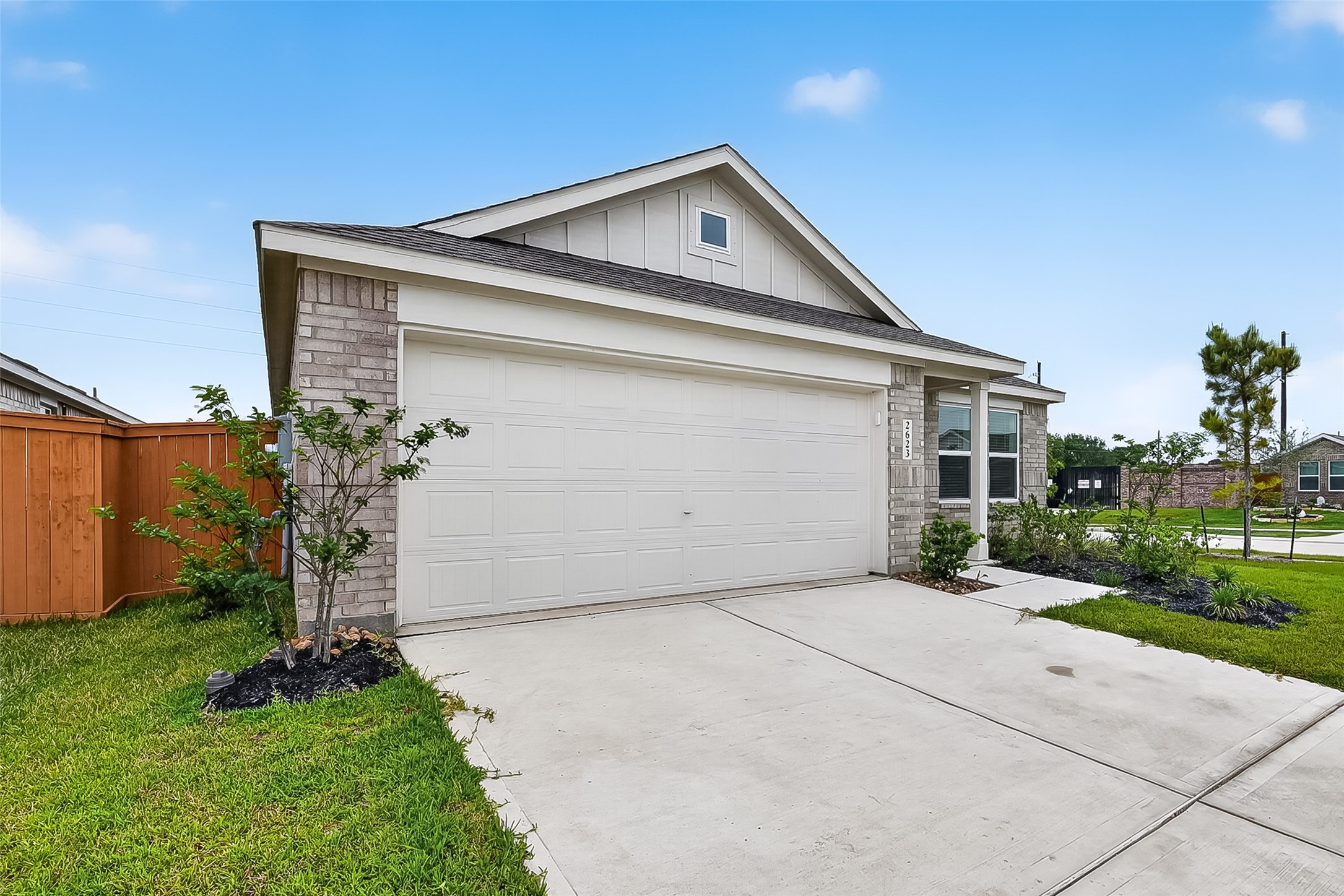 2623 American Ruby Drive Rosharon, TX 77583 - Photo 2 of 14 New construction is ready to be enjoyed and lived in!