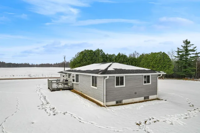 $239,900 | N2108 South R-1 Lane, Menominee, MI 49858