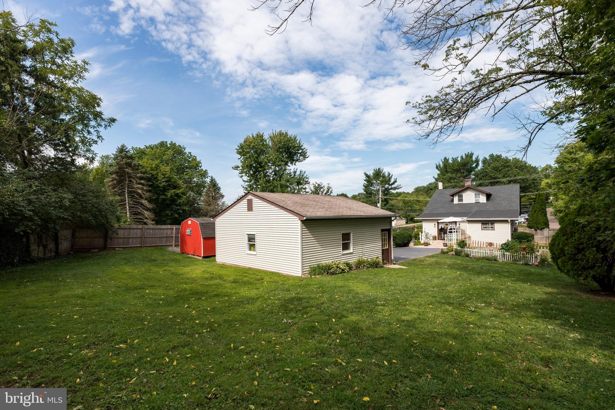 530 North Pleasantview Road Pottstown, PA 19464 - Photo 41 of 45 Fenced rear yard